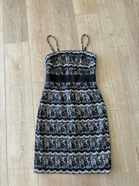 WhiteHouse Black Market  Lace-Overlay Spaghetti Strap Dress mini size 4 sheath